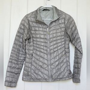 The North Face ThermoBall Eco Puffer Jacket – Meld Grey – Size Small – EUC